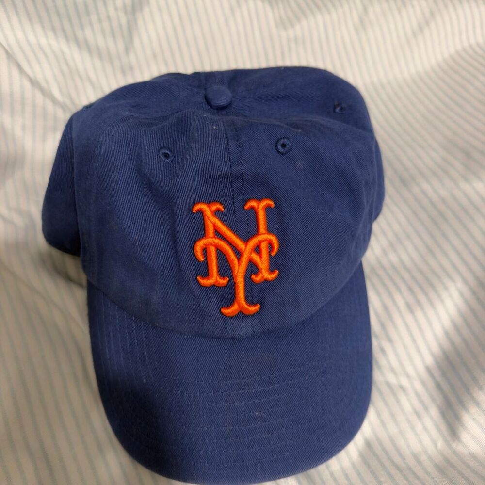 Navy blue New York Mets baseball cap #MLB #baseball